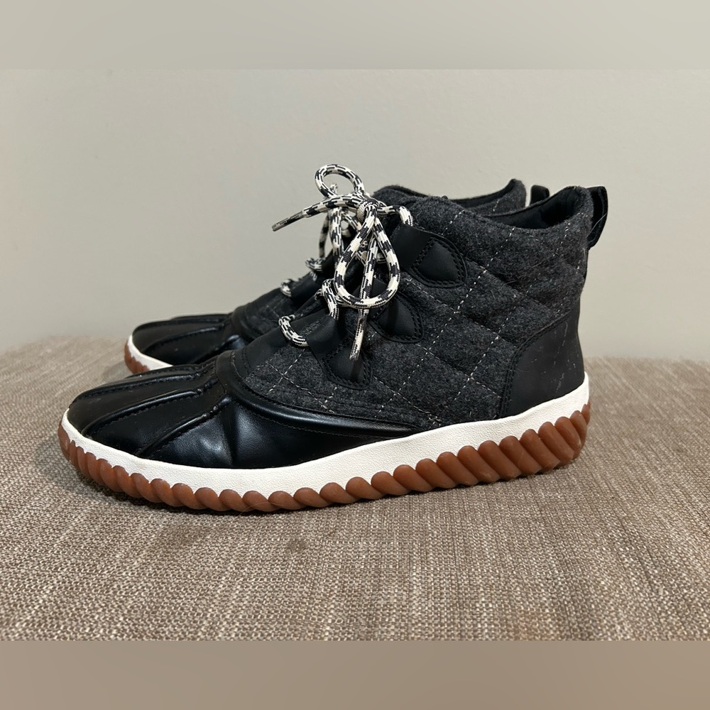 Skechers Black and Gray Winter Boots